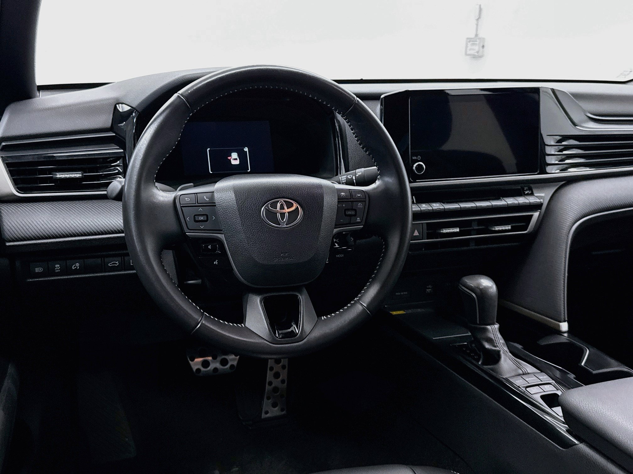 Used 2025 Toyota Camry SE FWD image 18