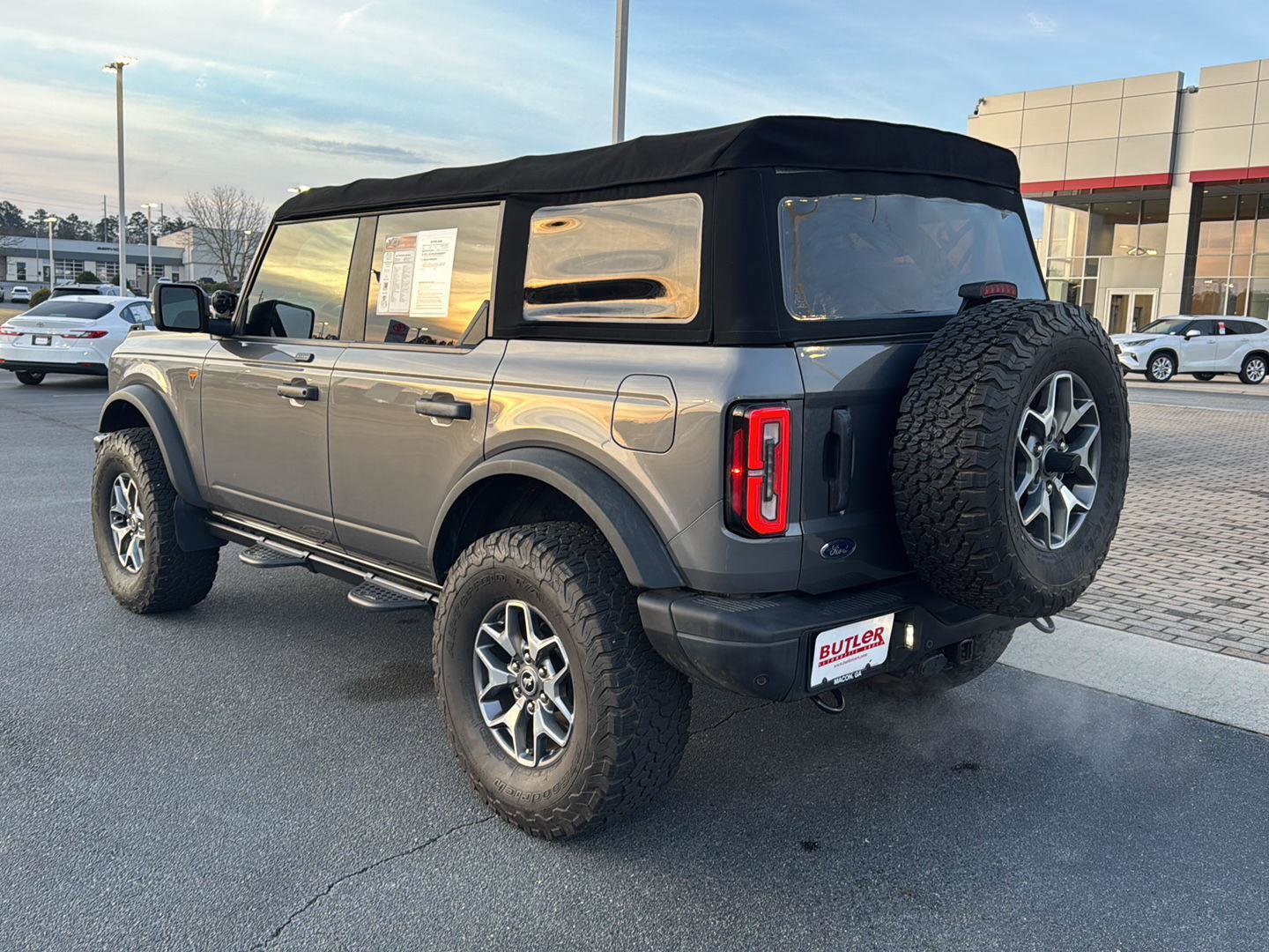 Used 2021 Ford Bronco Badlands image 3