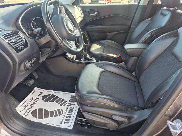 Used 2018 Jeep Compass Latitude FWD image 13