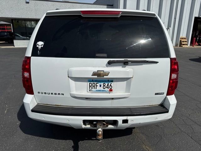 Used 2008 Chevrolet Suburban LT w/ LT Preferred Equipment Group AWD/4WD image 8