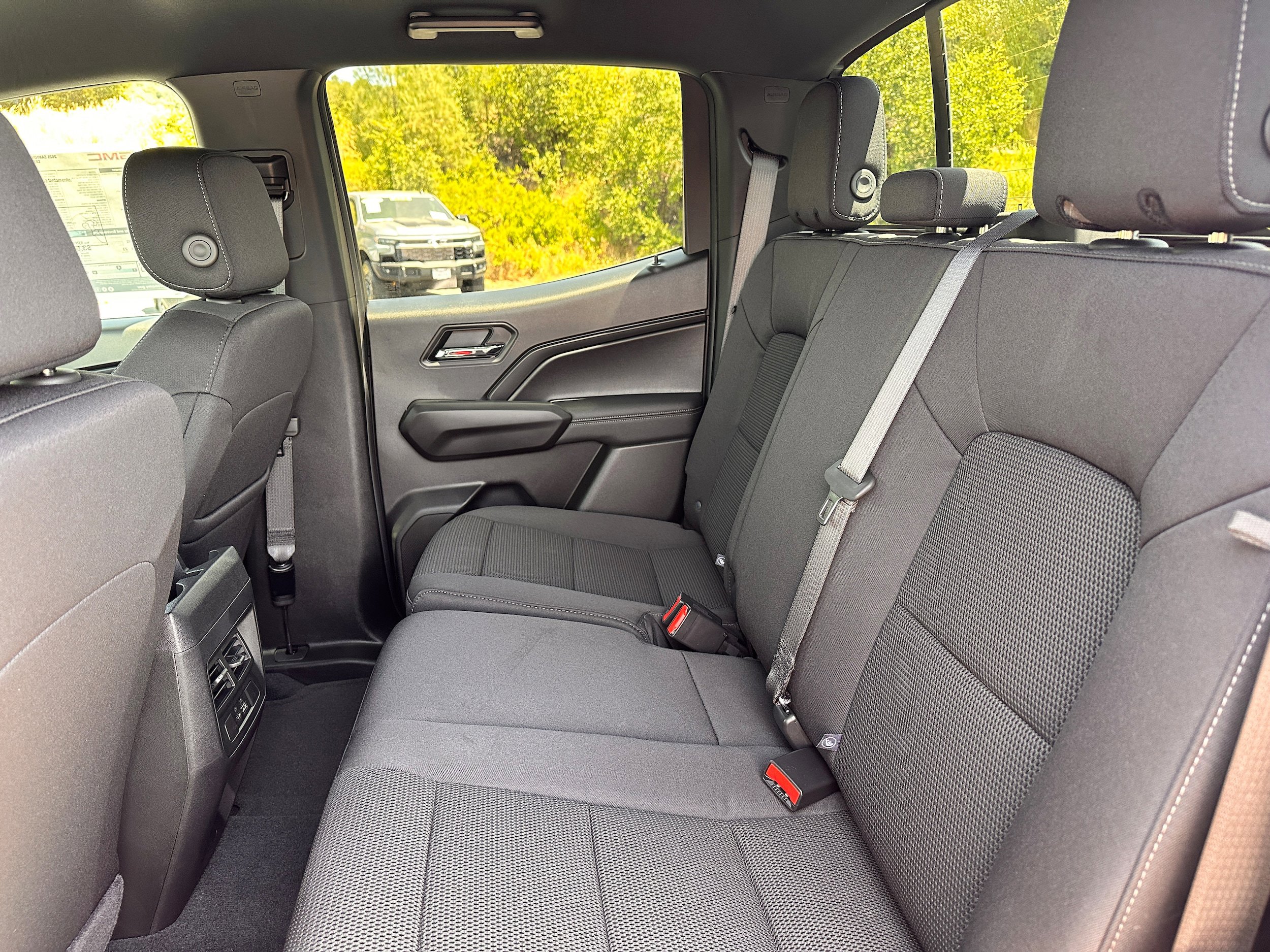 Used 2025 GMC Canyon Elevation w/ Convenience Package image 8
