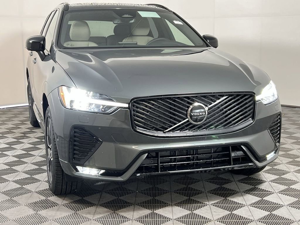 New 2026 Volvo XC60 B5 Plus w/ Climate Package image 3