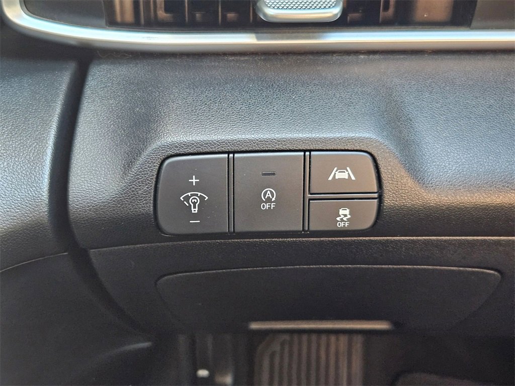 Used 2022 Hyundai Elantra SE w/ Cargo Package image 20