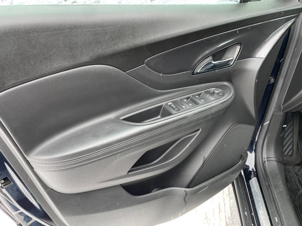 Used 2022 Buick Encore Preferred w/ Safety Package image 4