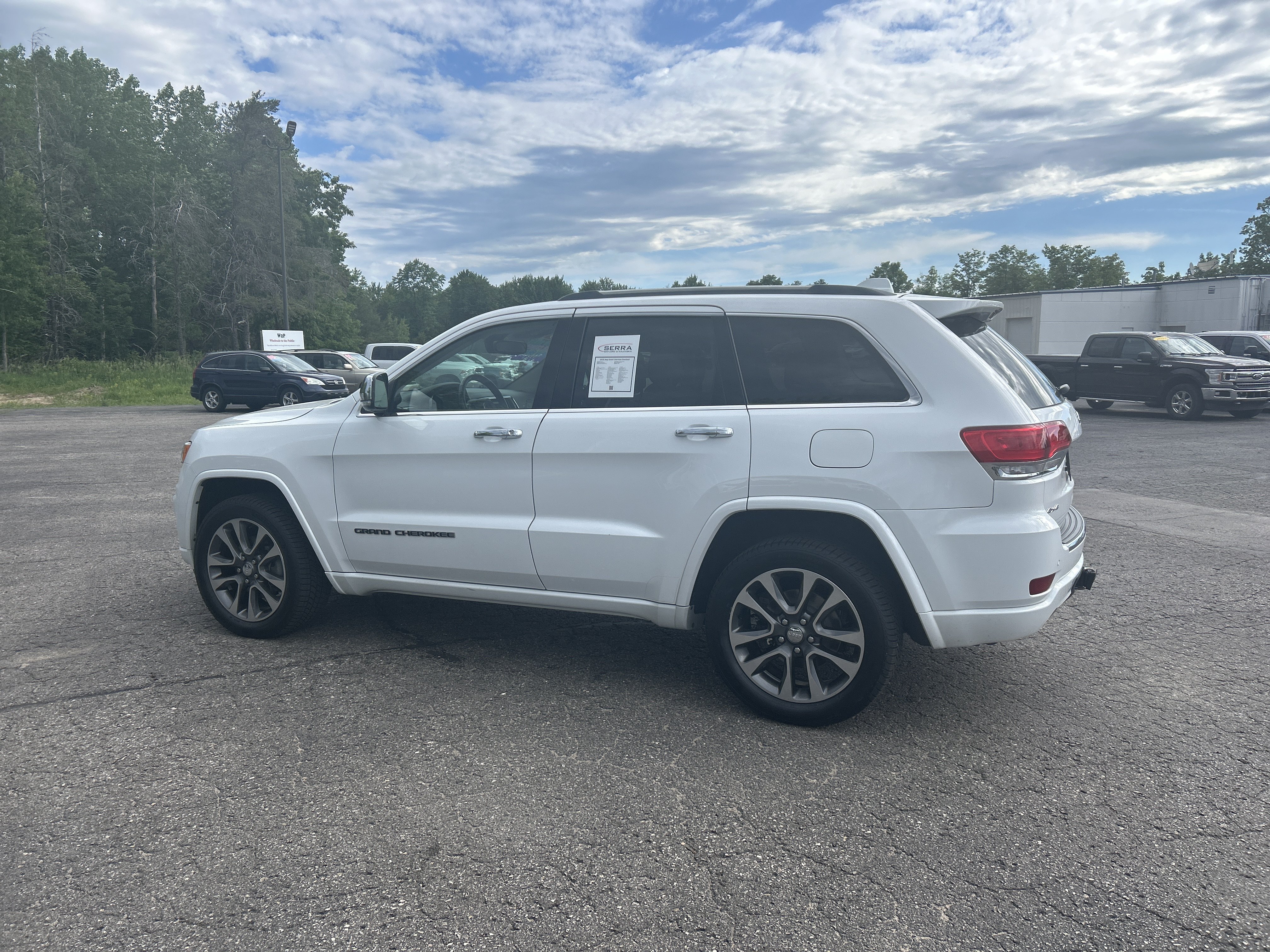 Used 2018 Jeep Grand Cherokee Overland AWD/4WD image 5