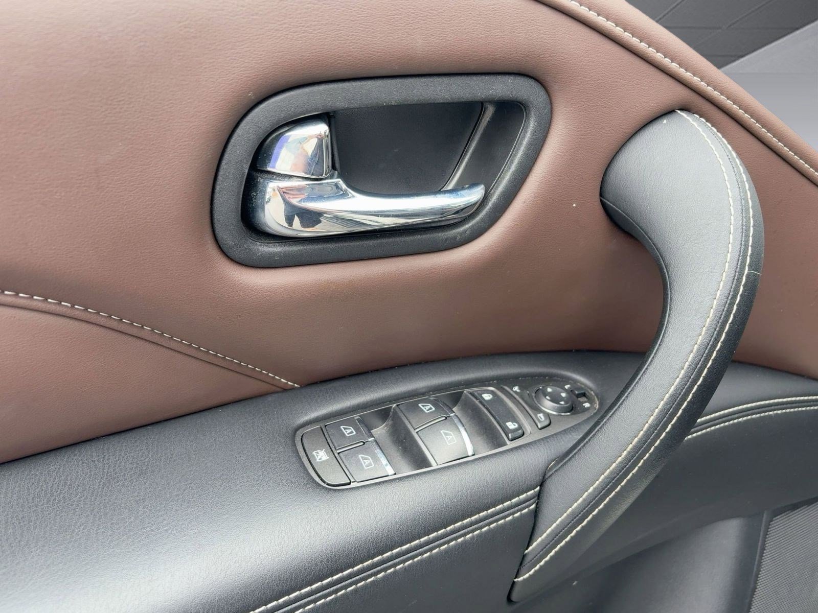 Used 2024 INFINITI QX80 Premium Select w/ All-Season Package image 12