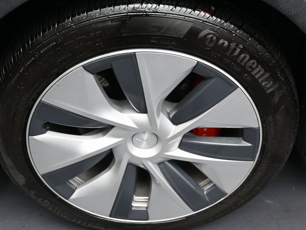 Used 2022 Tesla Model Y Performance image 37