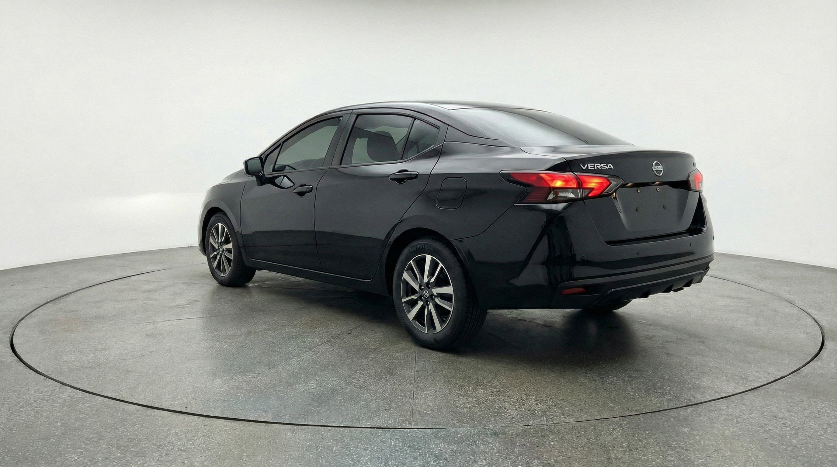 Used 2025 Nissan Versa SV FWD image 6