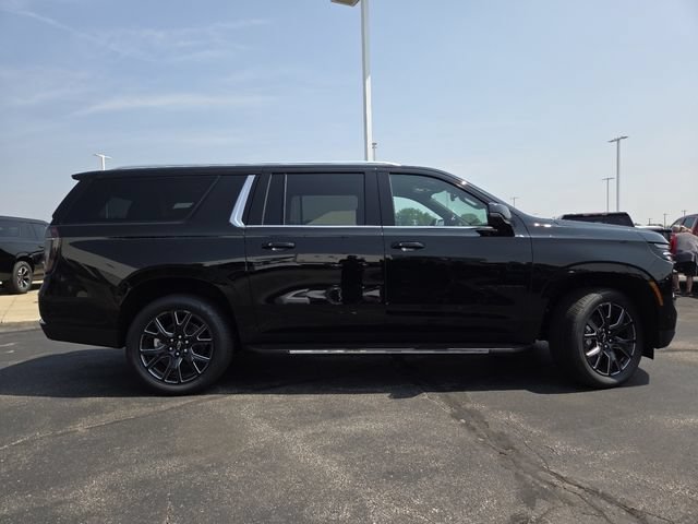 New 2026 Chevrolet Suburban LT w/ Comfort Package AWD/4WD image 18