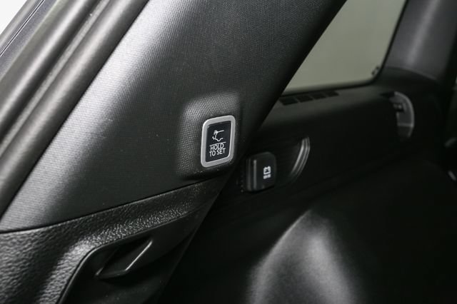 Used 2025 Jeep Grand Cherokee Limited AWD/4WD image 12