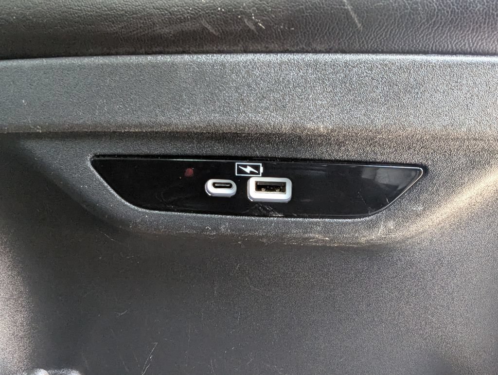 Used 2023 Chrysler Pacifica Touring-L FWD image 44