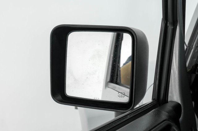 Used 2013 Jeep Wrangler Unlimited Rubicon image 38