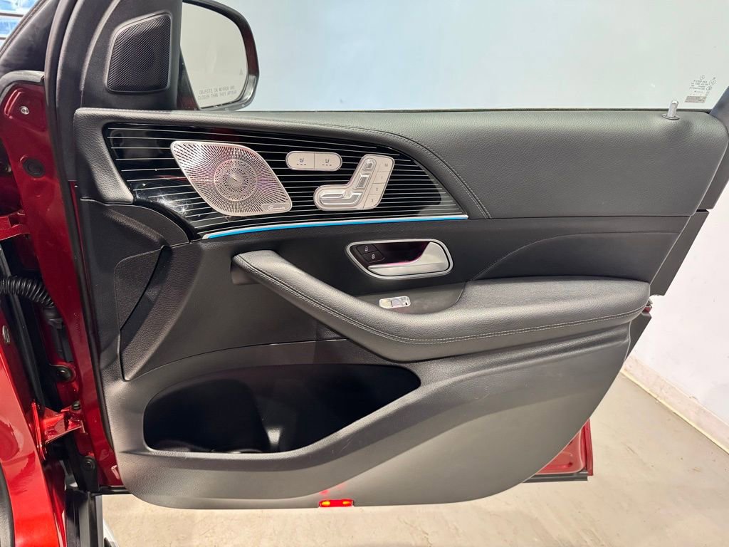 Used 2024 Mercedes-Benz GLS 580 4MATIC image 41