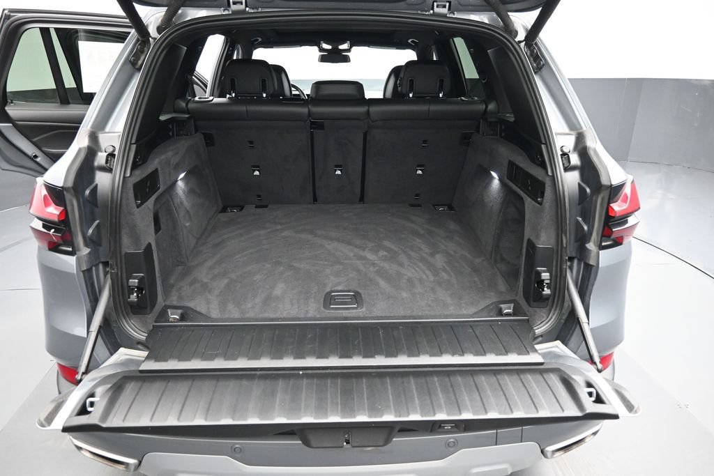 Used 2025 BMW X5 xDrive40i AWD/4WD image 11