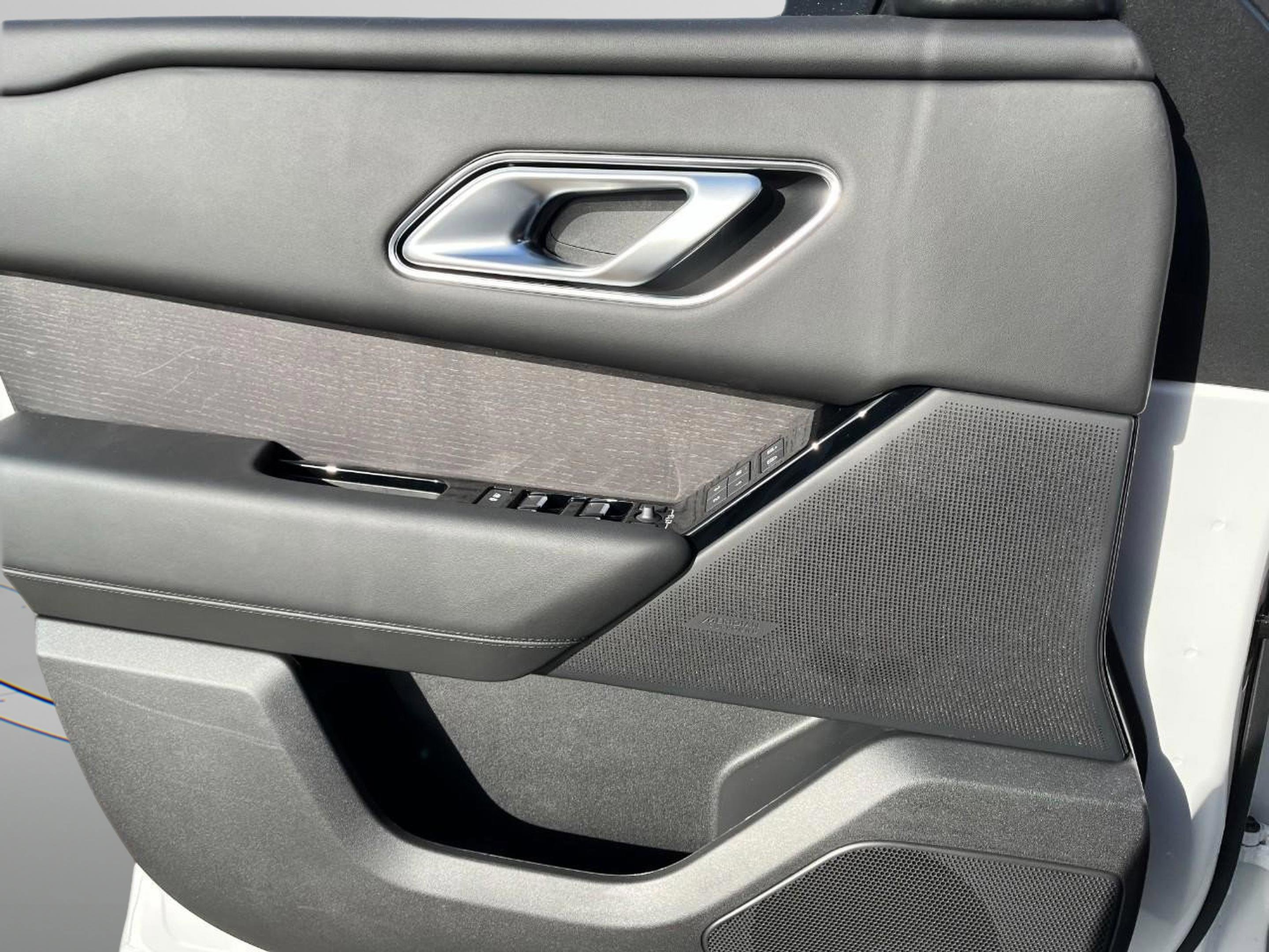 New 2026 Land Rover Range Rover Velar Autobiography image 30