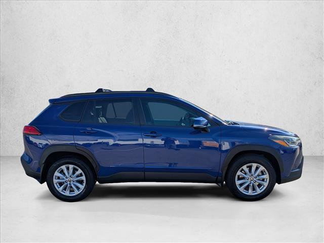 Used 2022 Toyota Corolla Cross LE AWD/4WD image 4