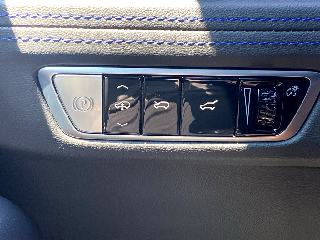 New 2026 Cadillac Escalade IQ Luxury 1 image 16