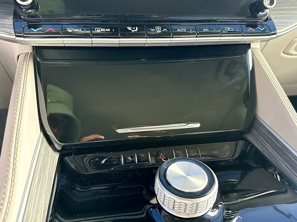 New 2024 Jeep Wagoneer Series II w/ Flexible Seating Group image 15