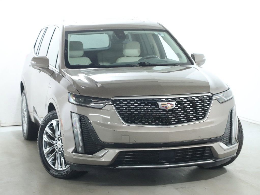 Used 2023 Cadillac XT6 Premium Luxury w/ Technology Package image 2