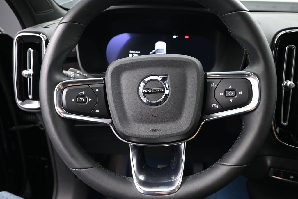 Used 2023 Volvo XC40 Recharge Ultimate w/ Protection Package Premier AWD/4WD image 10