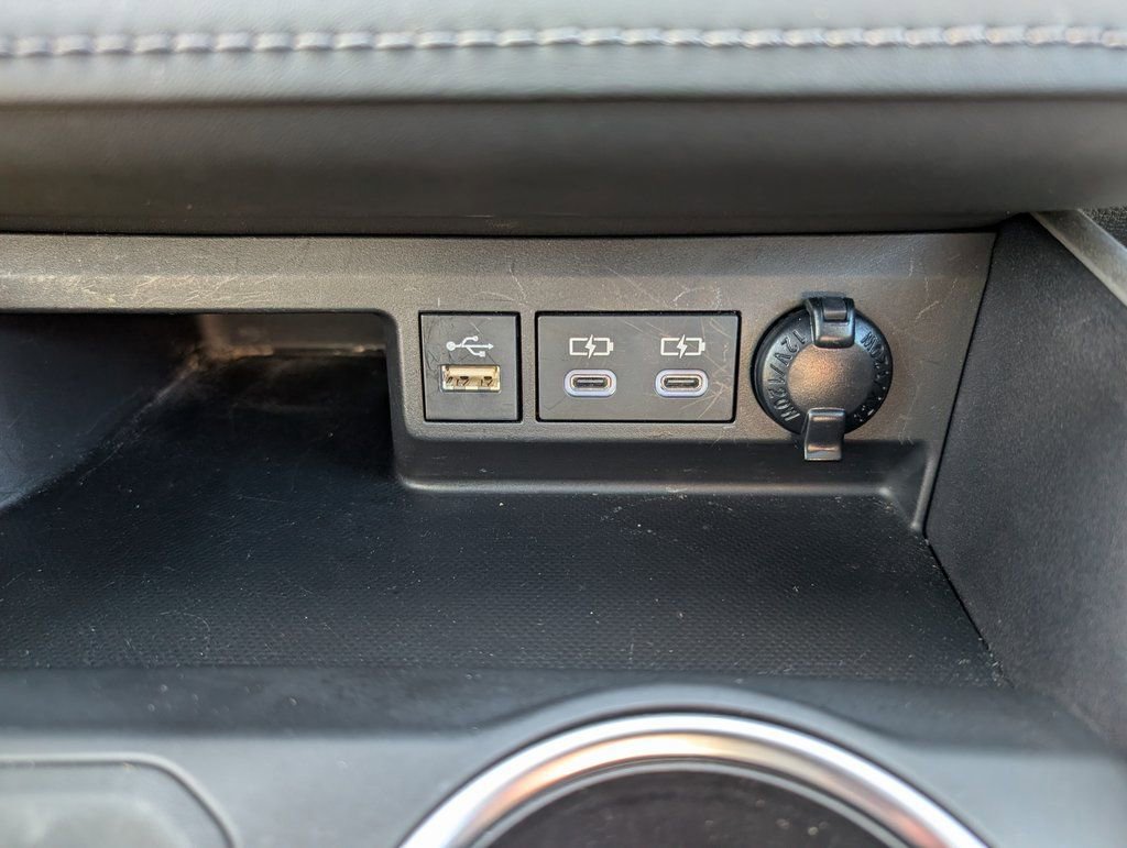 Used 2023 Toyota Highlander XLE image 24