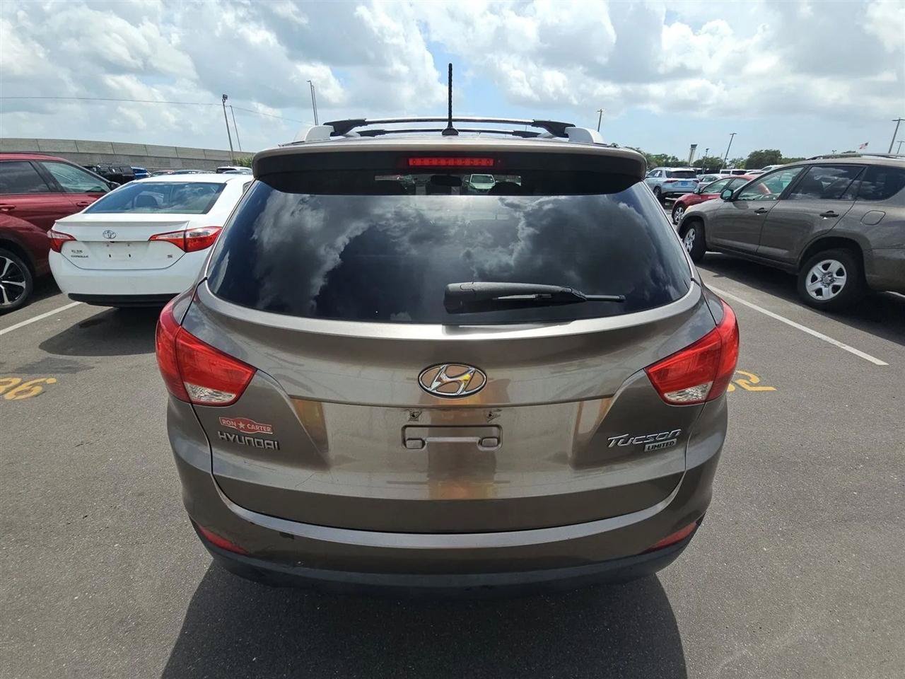Used 2013 Hyundai Tucson Limited FWD image 4