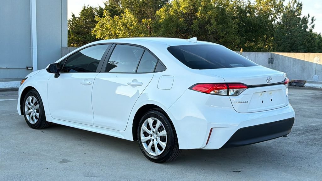 Used 2025 Toyota Corolla LE FWD image 3