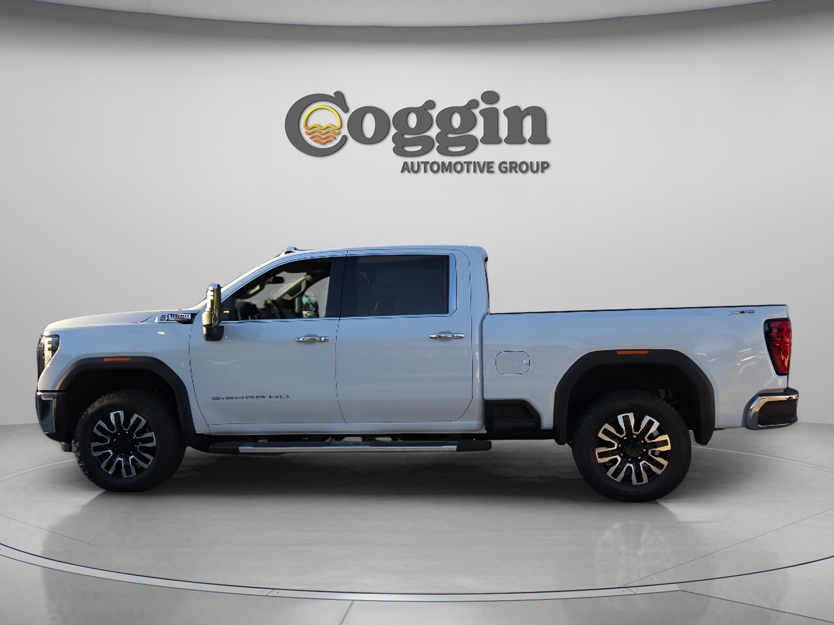 New 2026 GMC Sierra 3500 SLT w/ SLT Premium Package AWD/4WD image 4