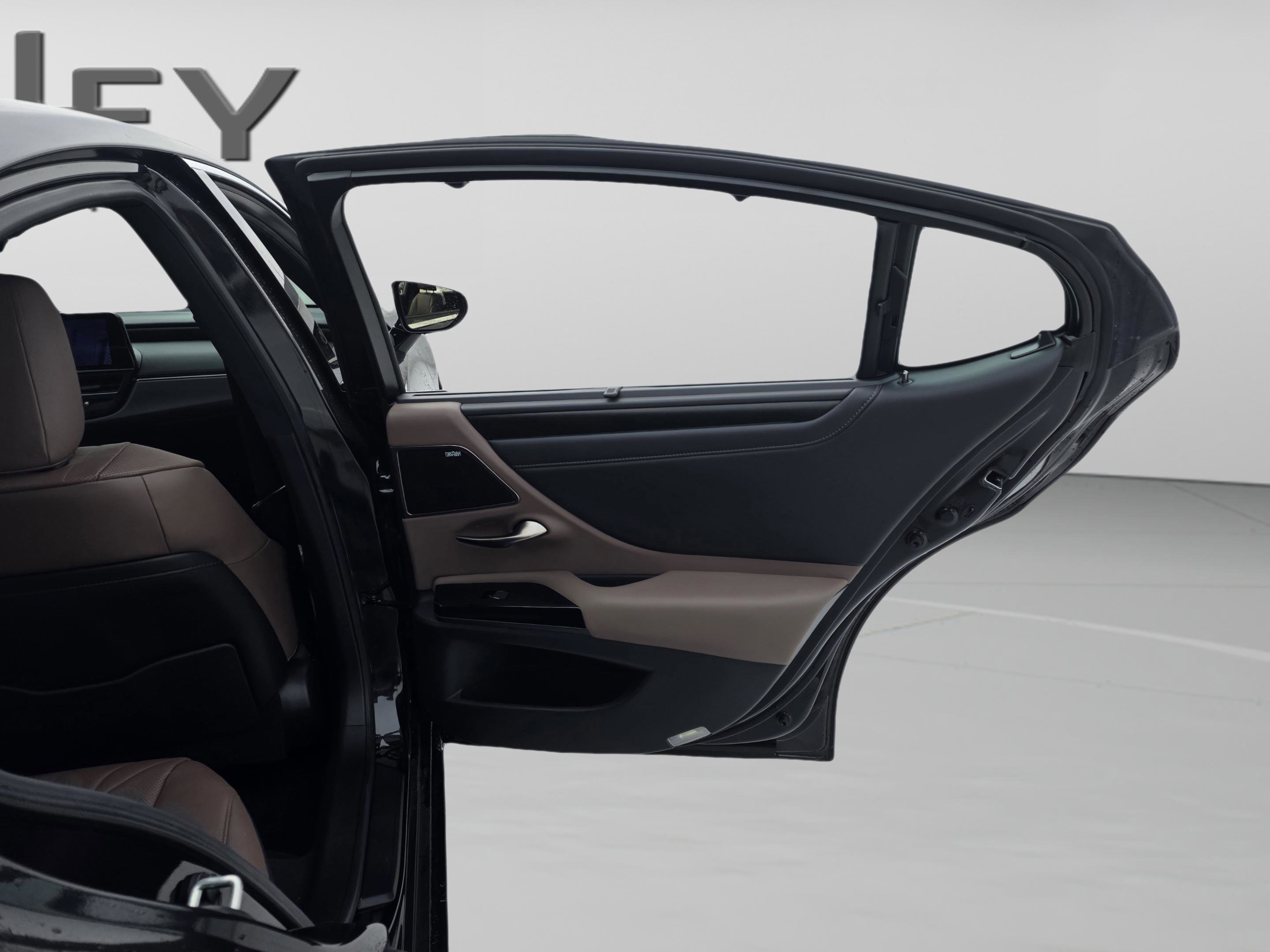 Used 2024 Lexus ES 350 Ultra Luxury image 28