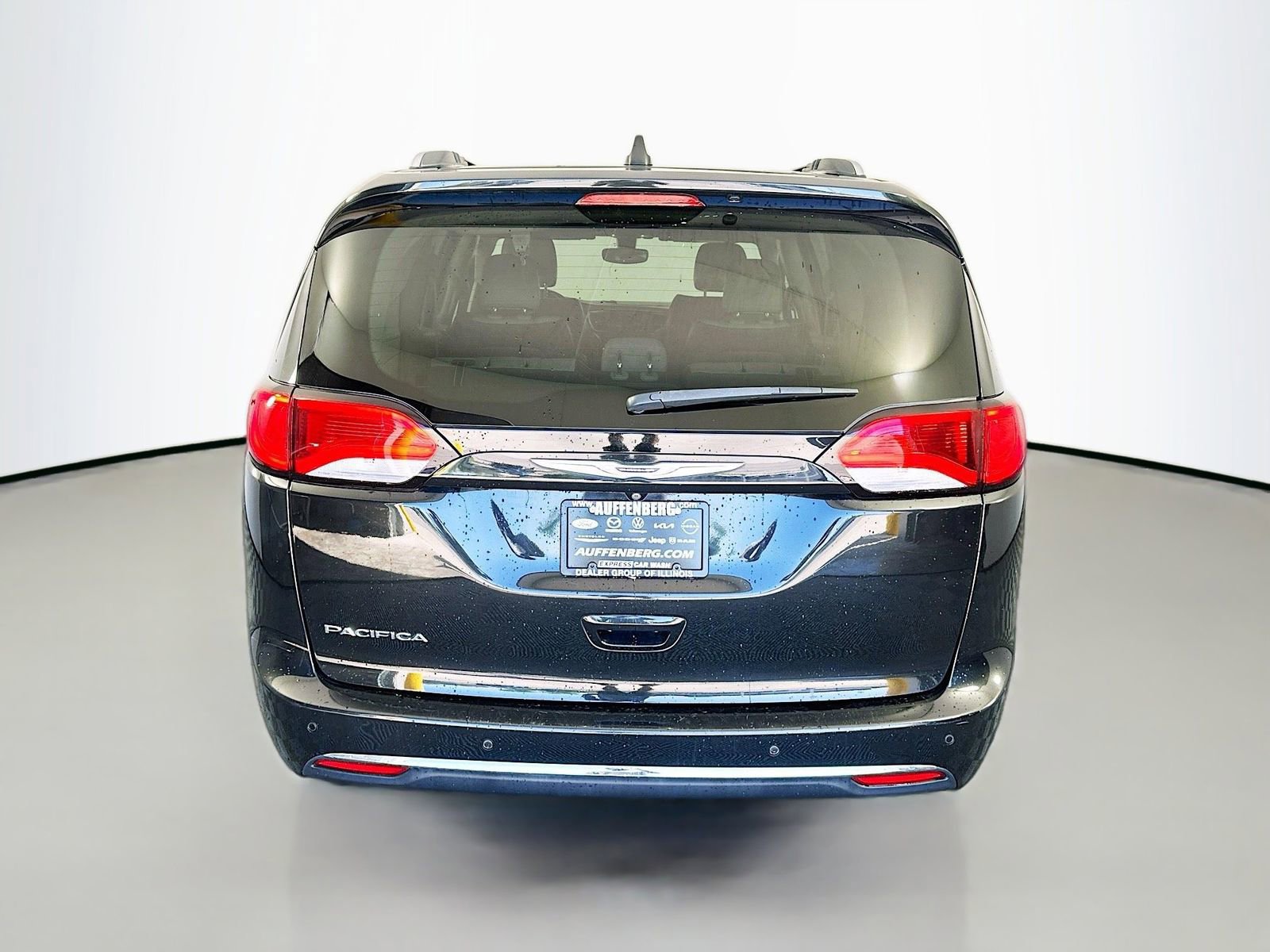 Used 2019 Chrysler Pacifica Touring-L FWD image 6