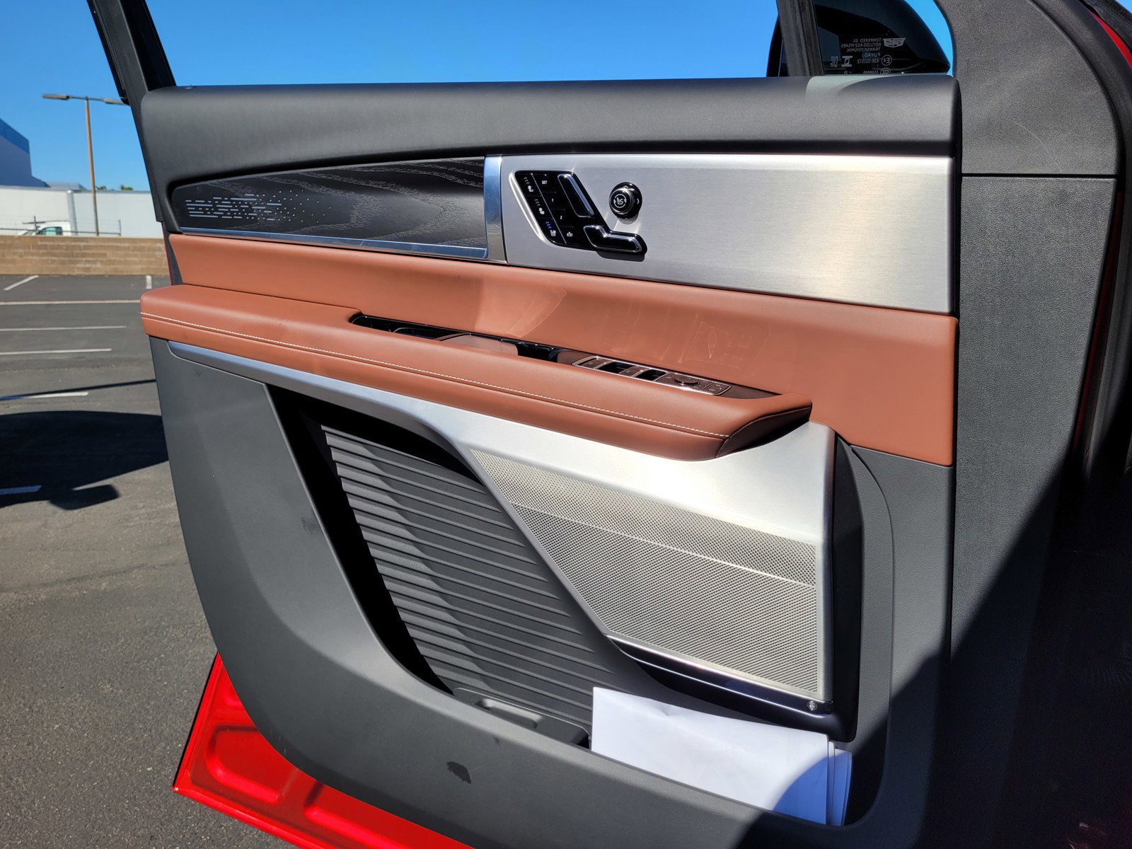 Certified 2026 Cadillac Vistiq Platinum image 25