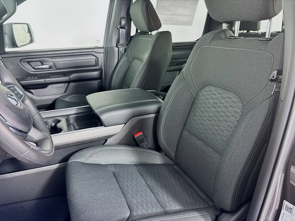 New 2026 RAM 1500 Express AWD/4WD image 11