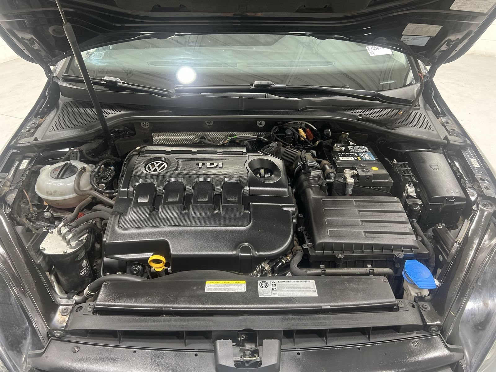 Used 2015 Volkswagen Golf TDI SE w/ Lighting Package FWD image 25