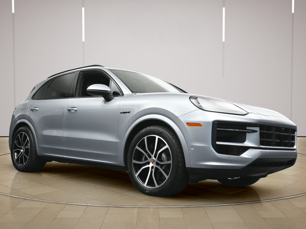 Certified 2025 Porsche Cayenne E-Hybrid AWD/4WD image 28