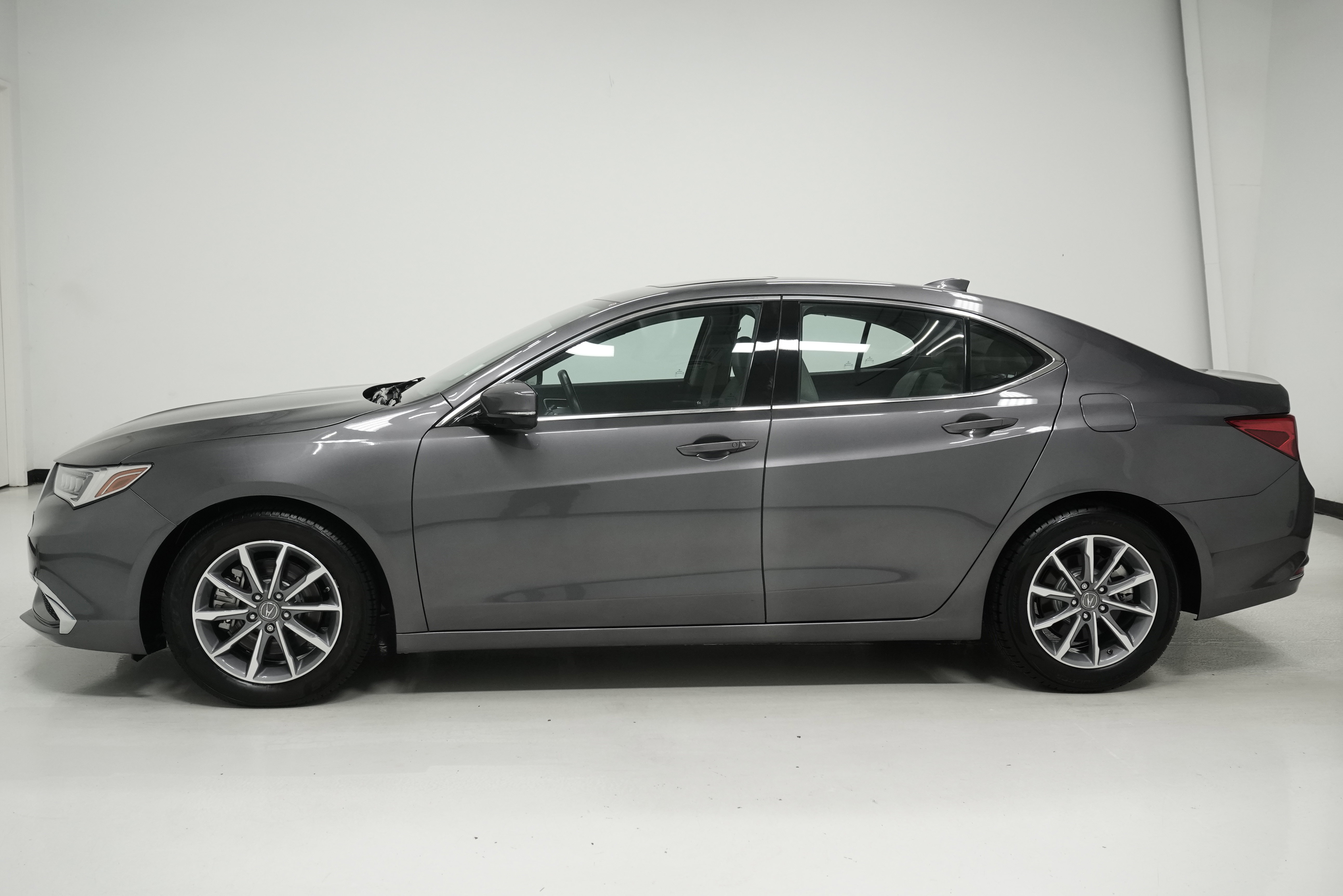 Used 2019 Acura TLX FWD image 7