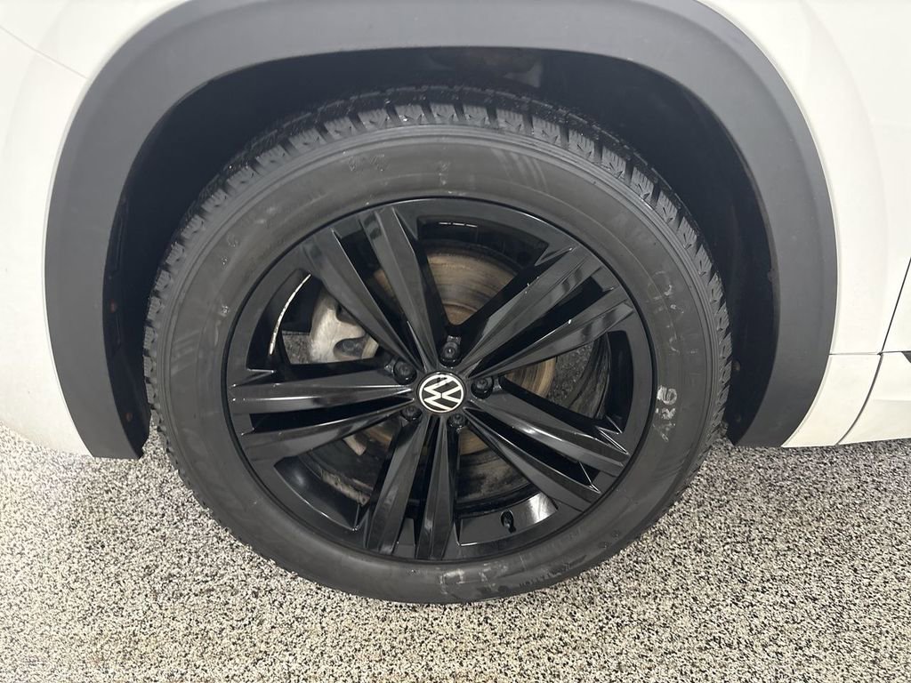 Used 2022 Volkswagen Atlas Cross Sport SEL R-Line image 18