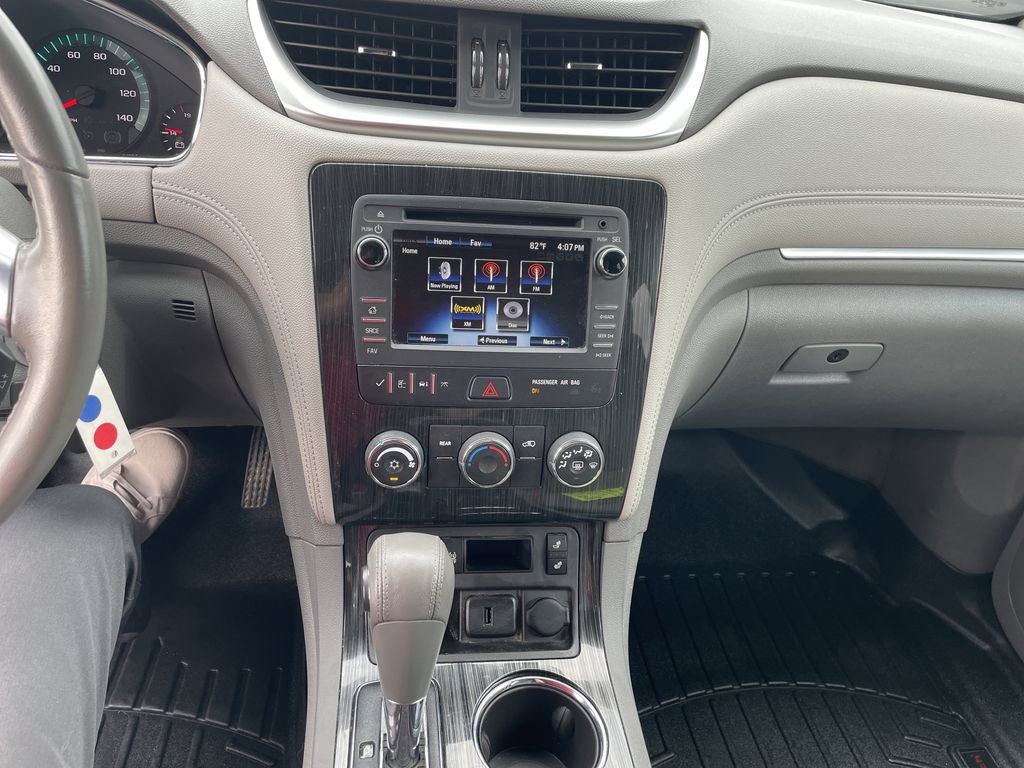 Used 2017 Chevrolet Traverse LT AWD/4WD image 16