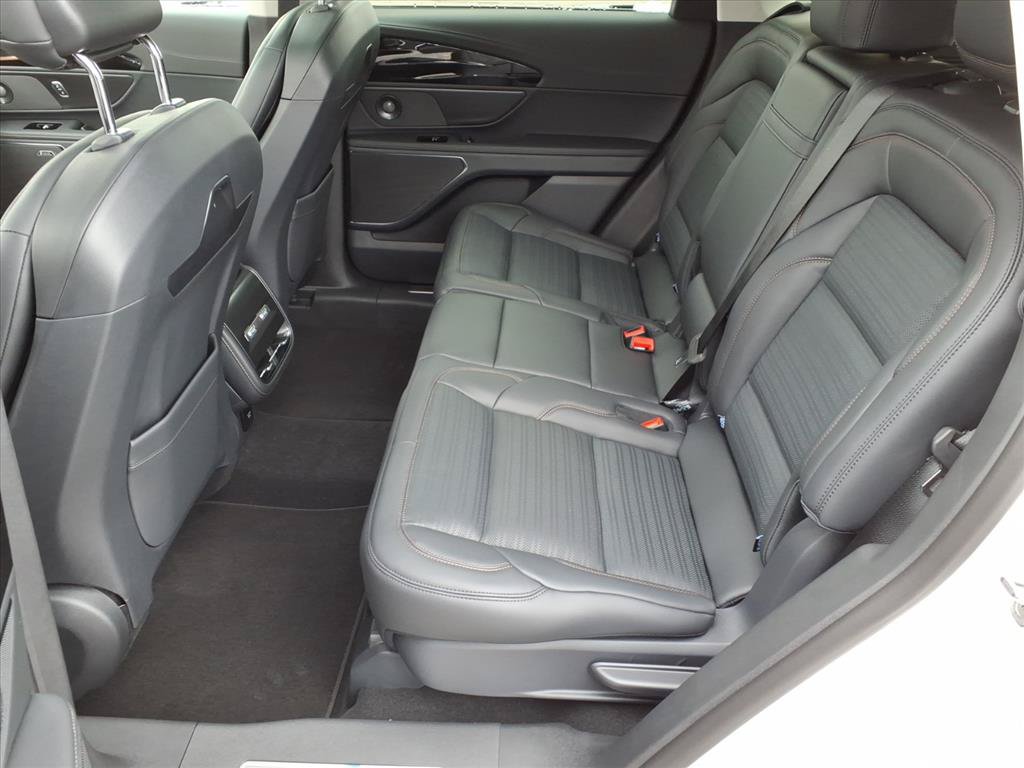 Used 2026 Lincoln Nautilus Reserve AWD/4WD image 6
