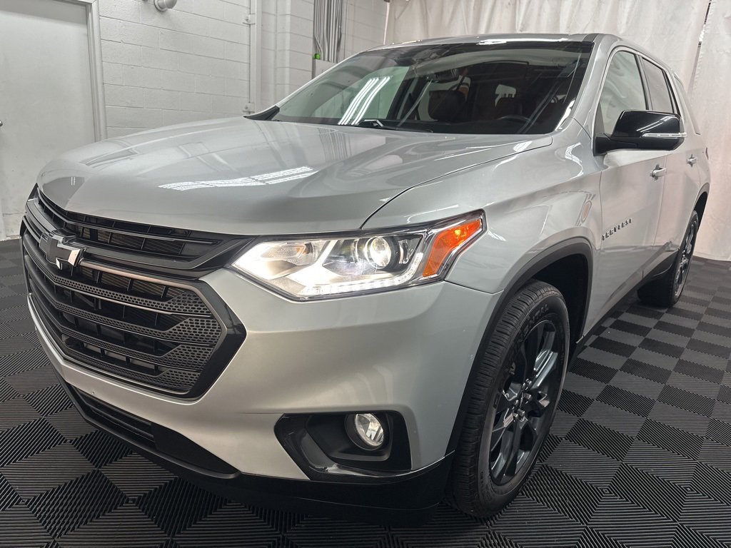 Used 2021 Chevrolet Traverse RS image 2