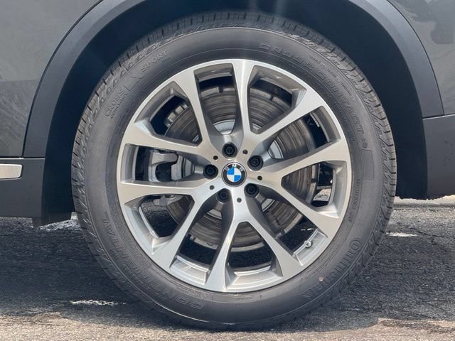 New 2026 BMW X5 xDrive50e w/ Climate Comfort Package AWD/4WD image 3