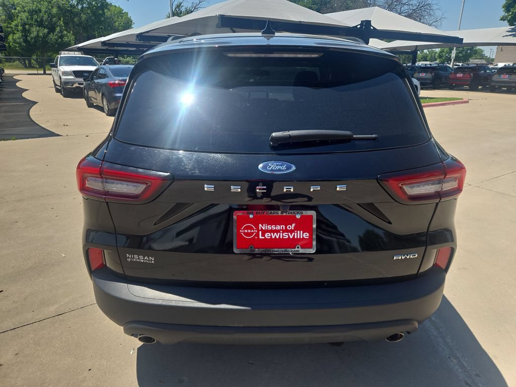 Used 2025 Ford Escape ST-Line AWD/4WD image 4