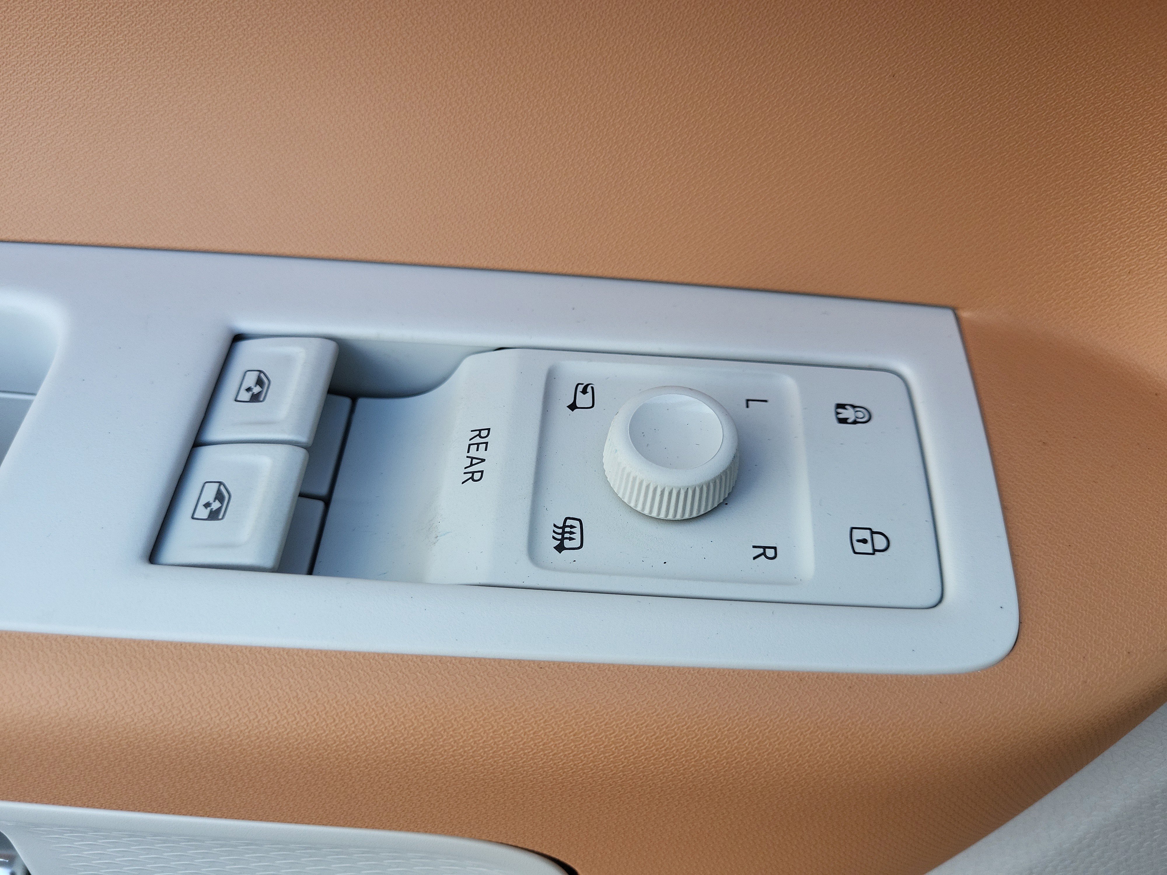 New 2025 Volkswagen ID. Buzz 1st Edition image 18