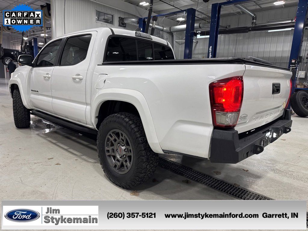 Used 2016 Toyota Tacoma TRD Sport w/ Premium & Technology Package image 9