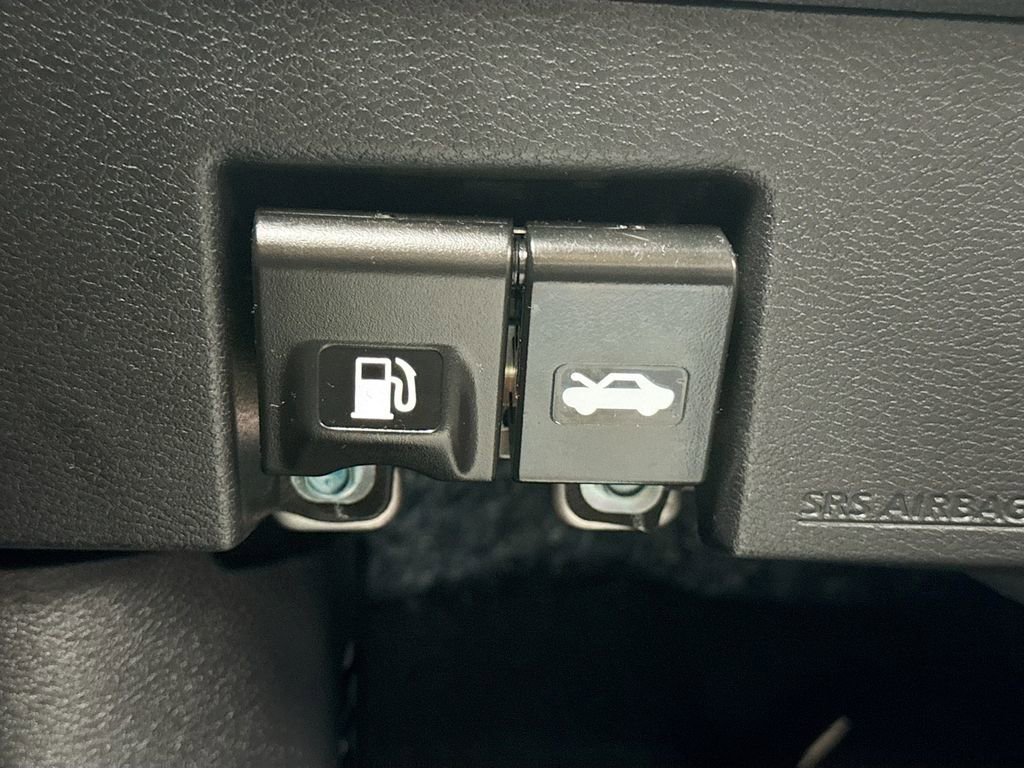 Used 2023 Nissan Kicks SR w/ SR Premium Package image 39