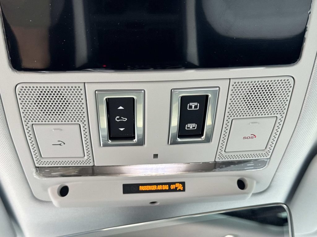 New 2026 Land Rover Defender 110 X-Dynamic SE AWD/4WD image 25