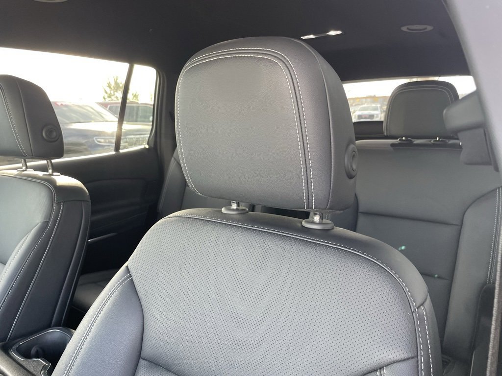 Used 2025 Chevrolet Traverse LT image 21