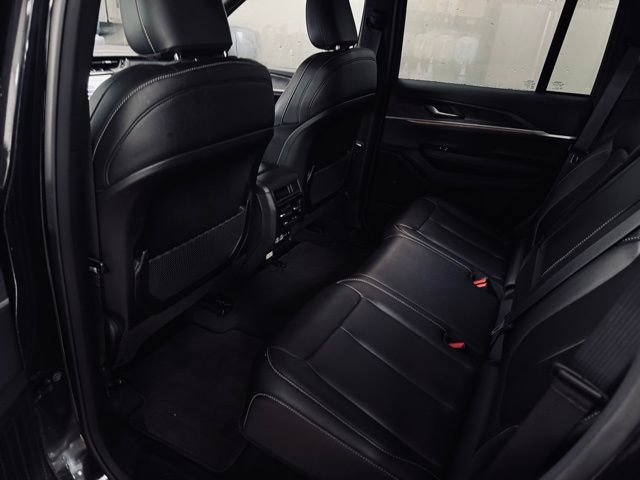 Certified 2025 Jeep Grand Cherokee Limited image 19