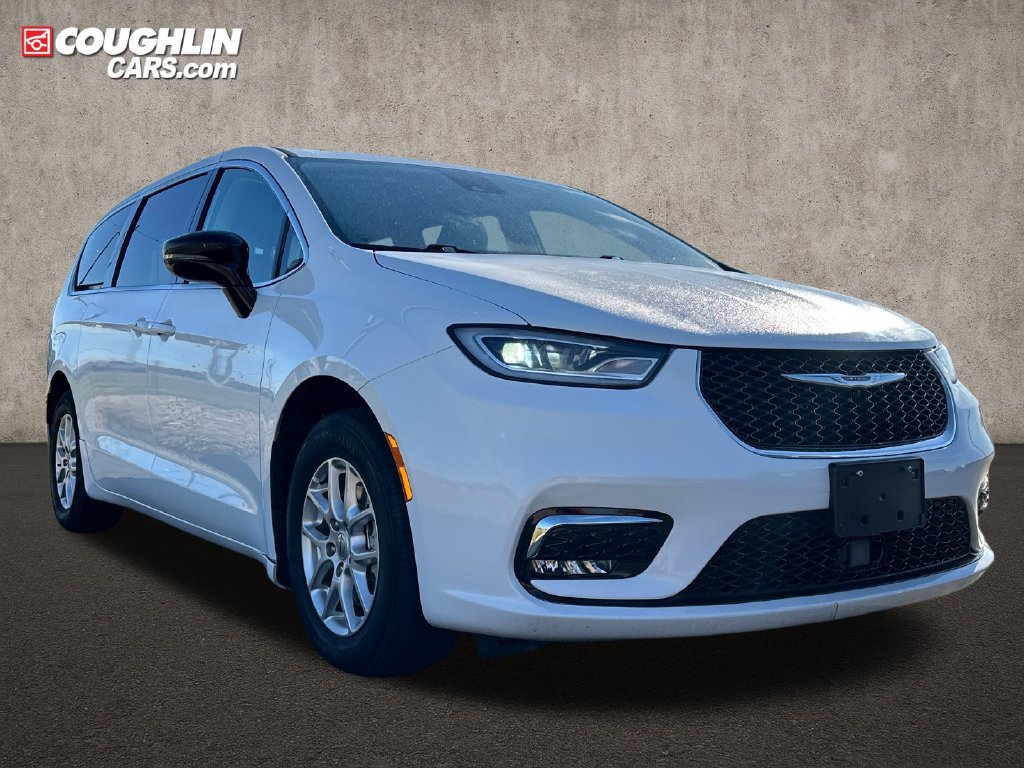 Used 2024 Chrysler Pacifica Touring-L FWD 360° Tour