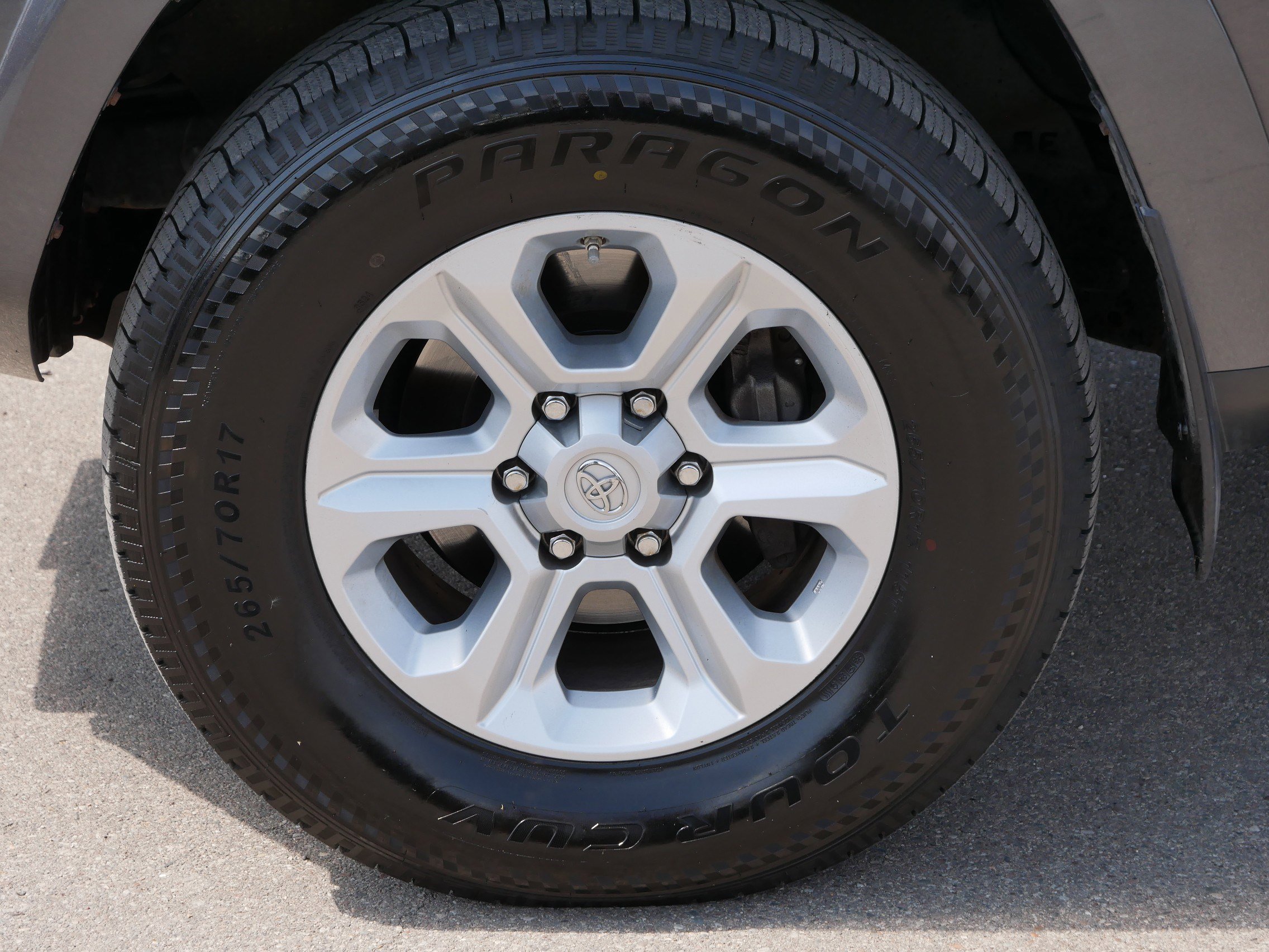 Used 2018 Toyota 4Runner SR5 Premium AWD/4WD image 15