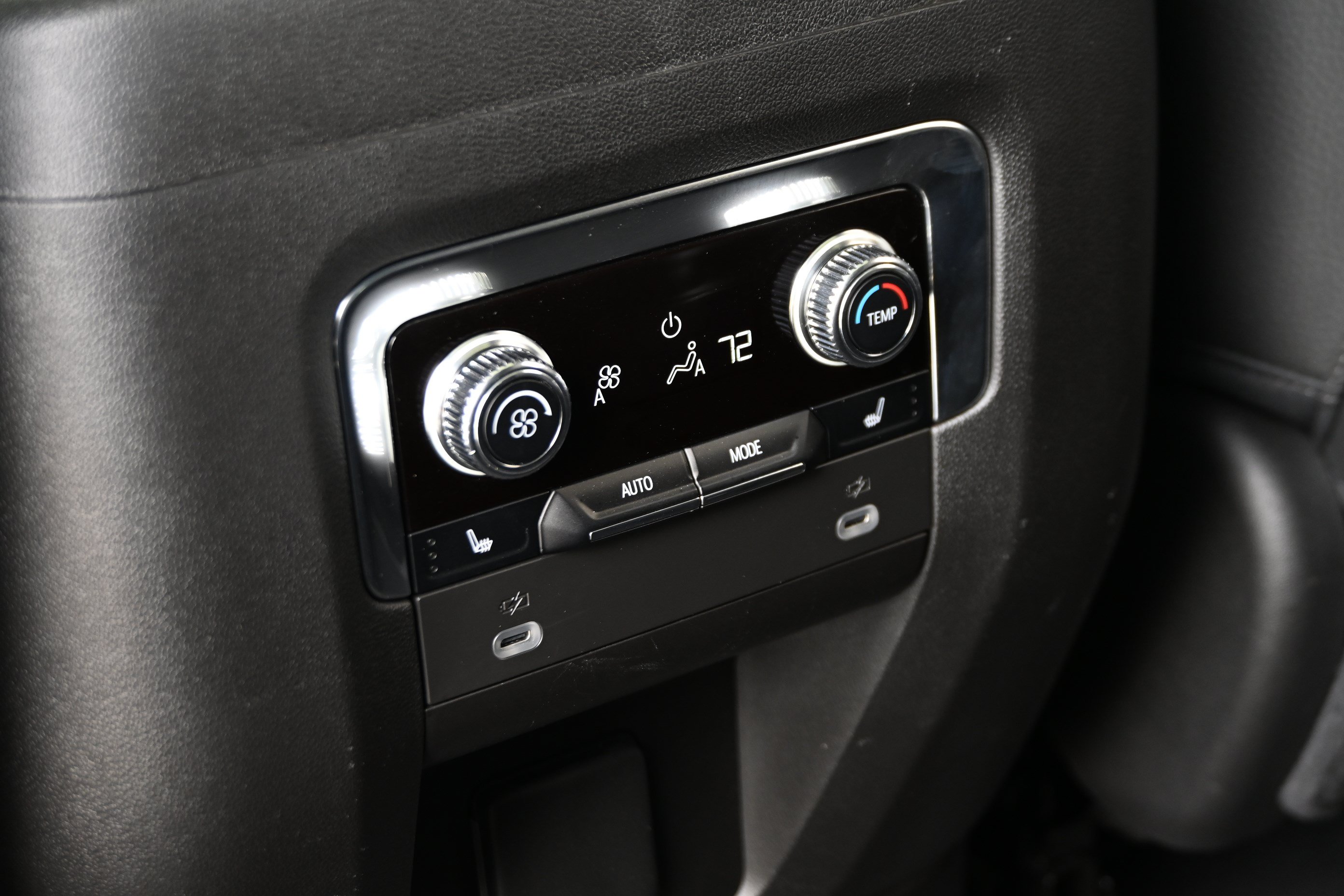 Used 2023 GMC Yukon XL Denali AWD/4WD image 30